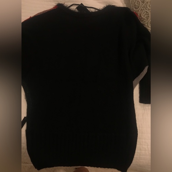 ❤️Y2K BCBG beautiful soft sweater NWT - Picture 11 of 13